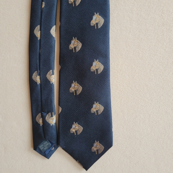 NWT Michelsons of London 100%‎ silk blue Horshead Tie - Picture 3 of 6